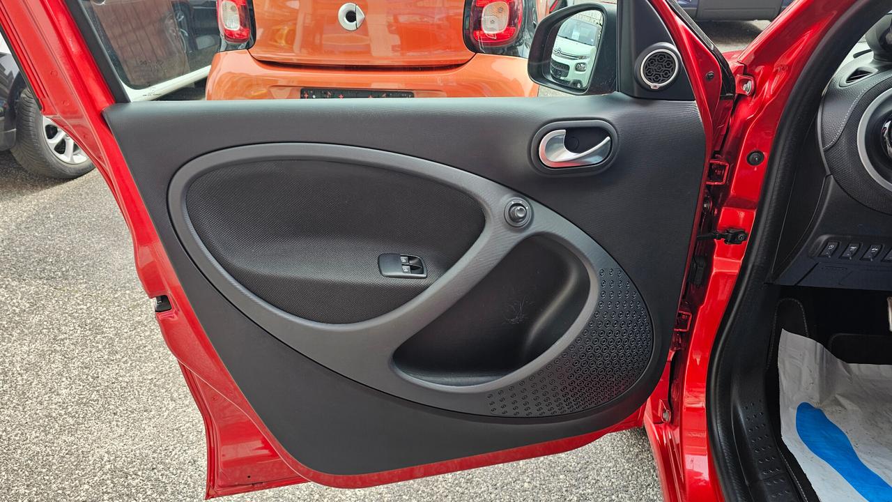 Smart ForFour BRABUS XCLUSIVE CABRIO 0.9 Turbo 109cv TwinamicUNIPRO' FULL OPT