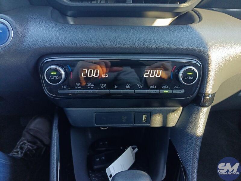 Toyota Yaris Hybrid Style MY21