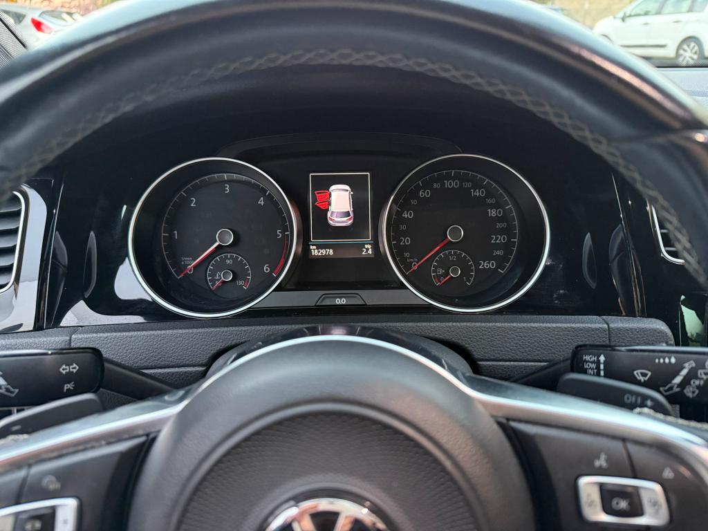 Volkswagen Golf 5 Porte Golf 5p 1.6 tdi Executive 115cv dsg OK NEOPATENTATO