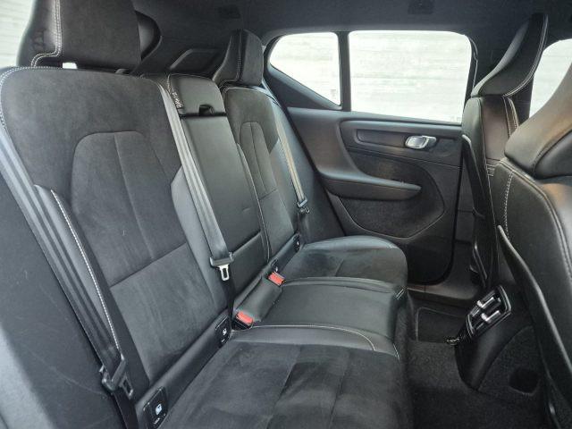 VOLVO XC40 T5 Recharge Plug-in Hybrid R-design