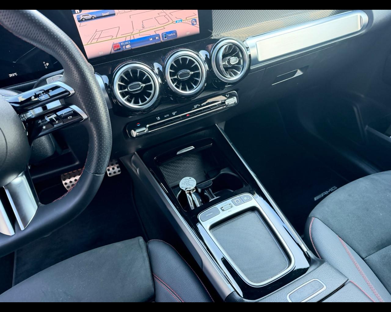 Mercedes-Benz GLB (X247) - GLB 200 d Automatic AMG Line Premium