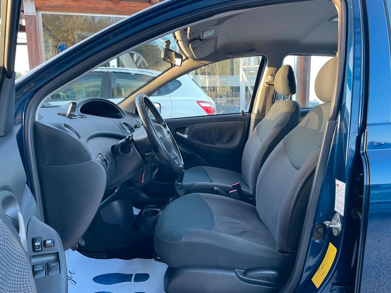 TOYOTA YARIS 1.0 B - 2005 50.000 KM!!!