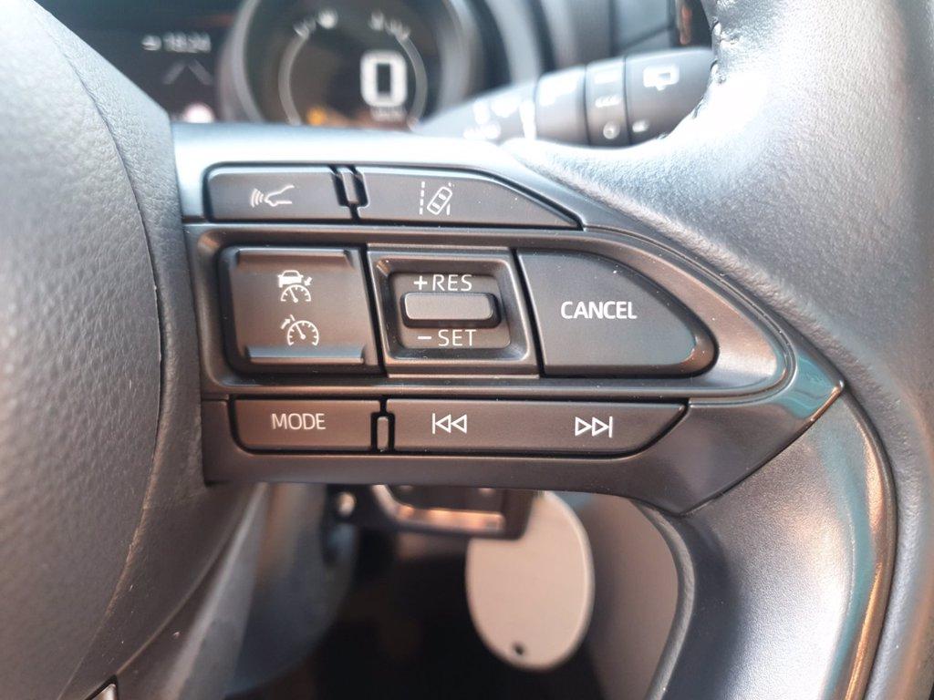 TOYOTA Yaris cross 1.5h active fwd 116cv e-cvt del 2022