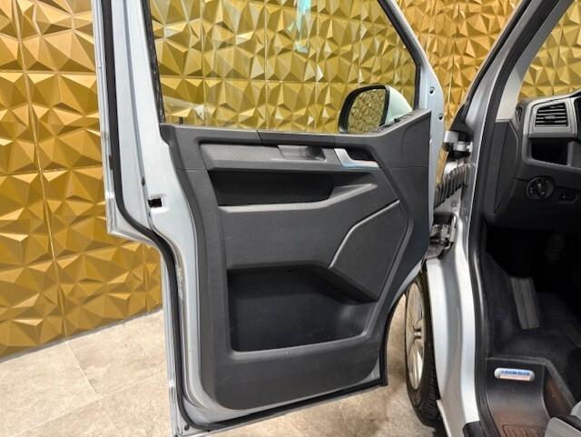 Volkswagen Caravelle 2.0 TDI 204CV DSG 4 Motion Comfortline N1