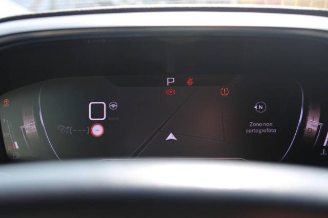 Peugeot 3008 II 1.5 bluehdi GT s&s 130cv AUTO con Navi e CarPlay