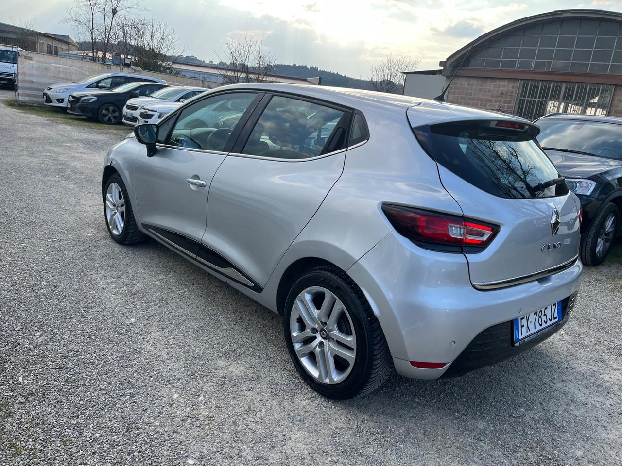 Renault Clio TCe 12V 90 CV 5 porte Moschino Intens