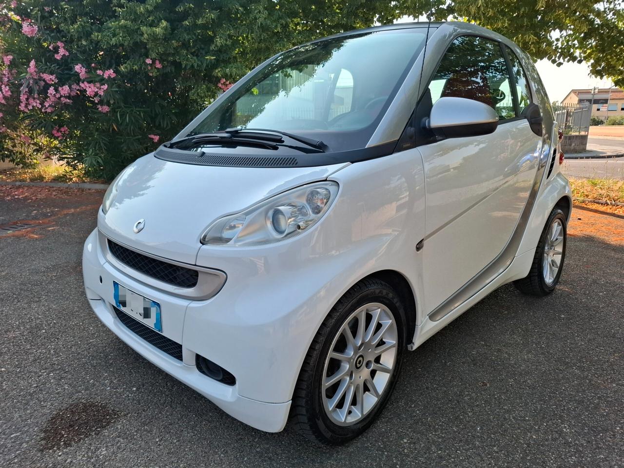 Smart ForTwo 1000 52 kW MHD coupé passion