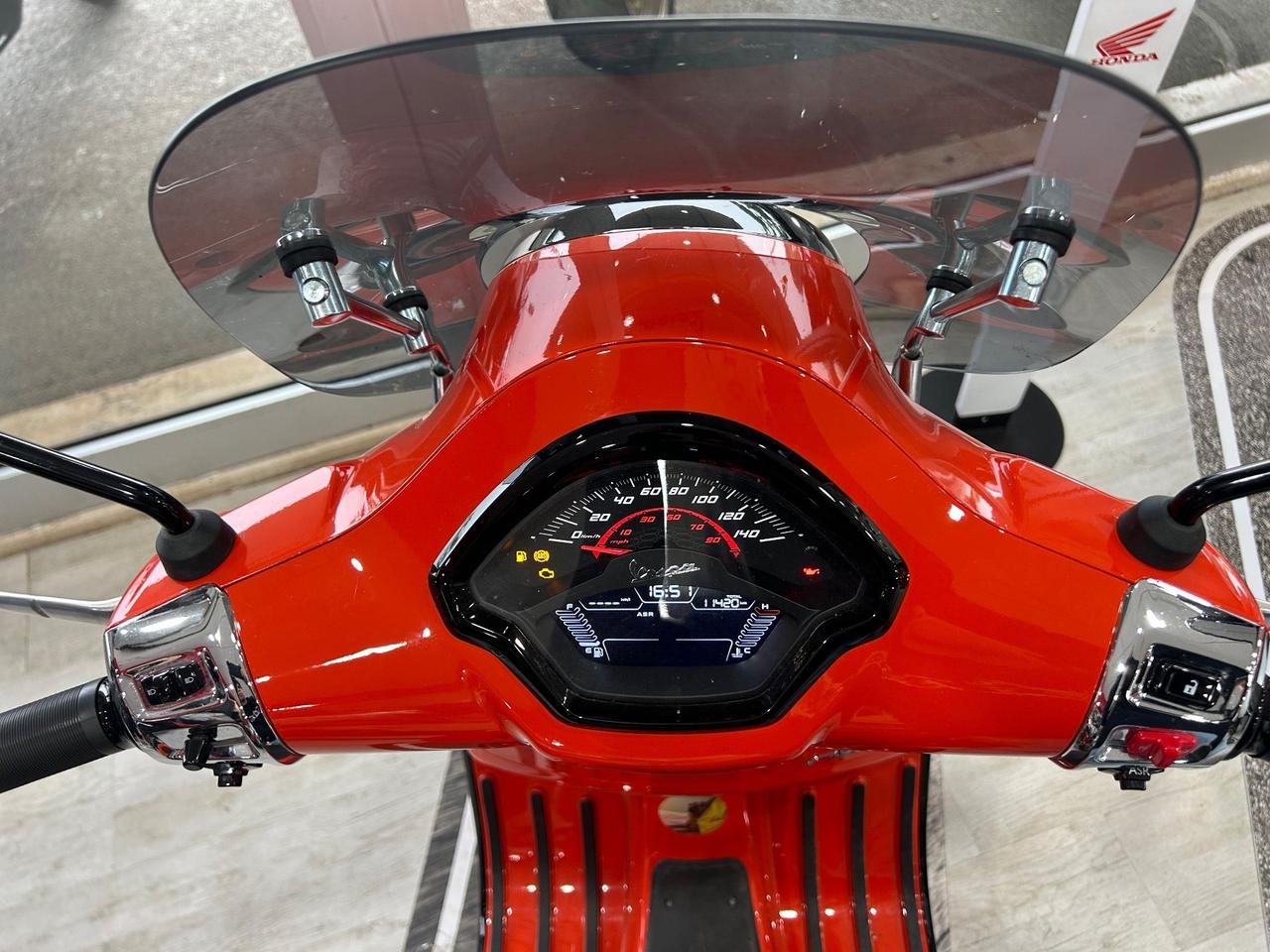 Vespa GTS 300 hpe Supersport