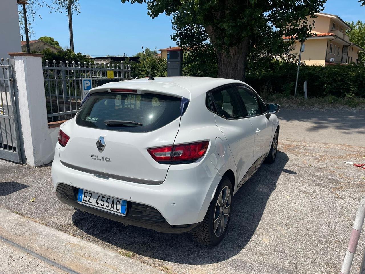 Clio 1.2 75CV 5 porte Costume National