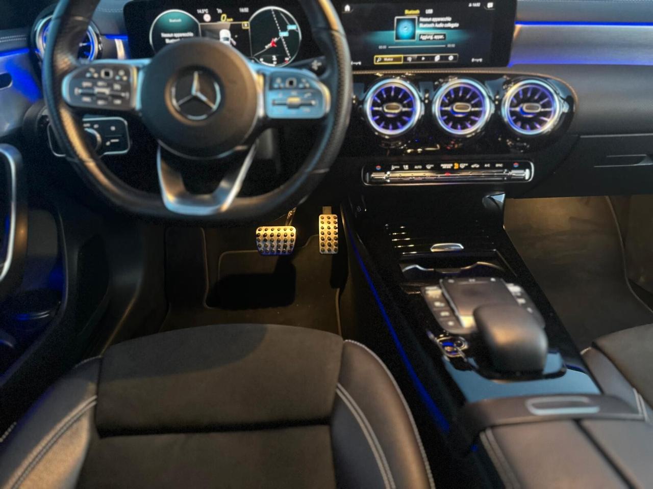 Mercedes-benz A 180 Automatic AMG Line Premium