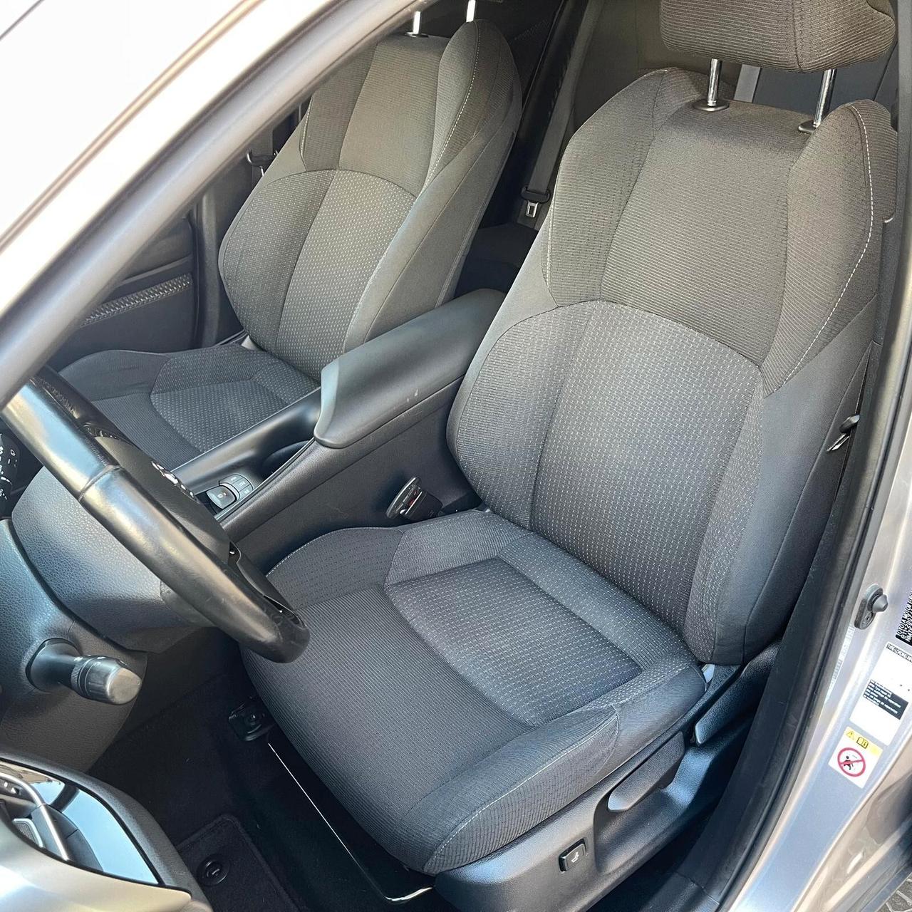 Toyota C-HR 1.8 Hybrid E-CVT Business