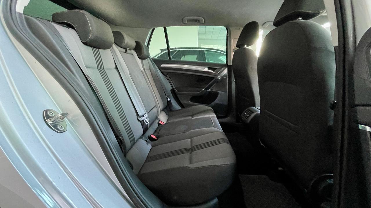 VOLKSWAGEN GOLF 1.6 COMFORT LINE BLUEMOTION TECHNOLOGY TDI 110 CV - FULL LED, NEOPATENTATI