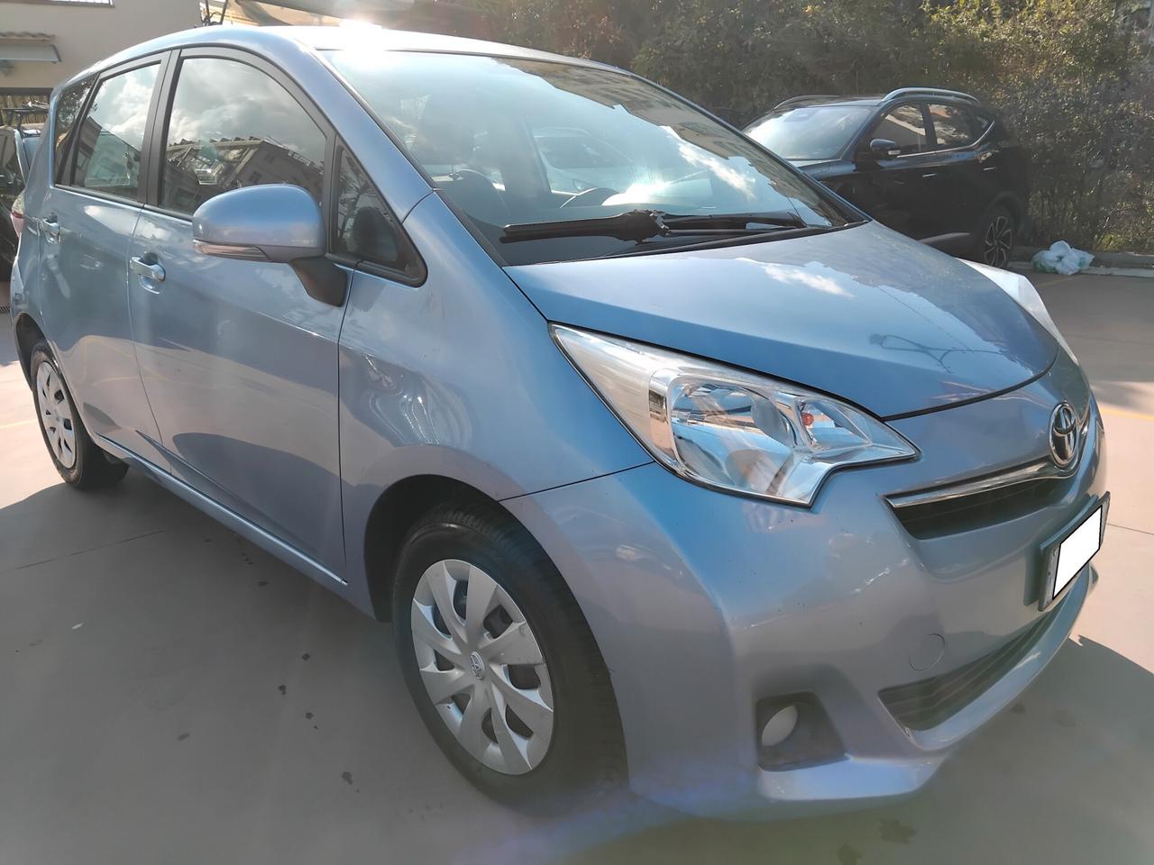 Toyota Verso-S 1.3 MT Active