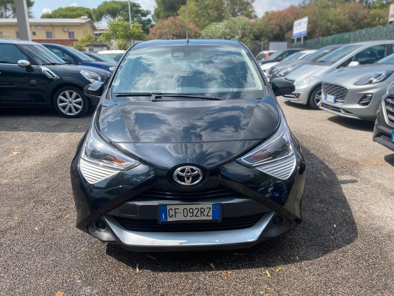 Toyota Aygo Connect 1.0 VVT-i 72 CV 5 porte x-cool