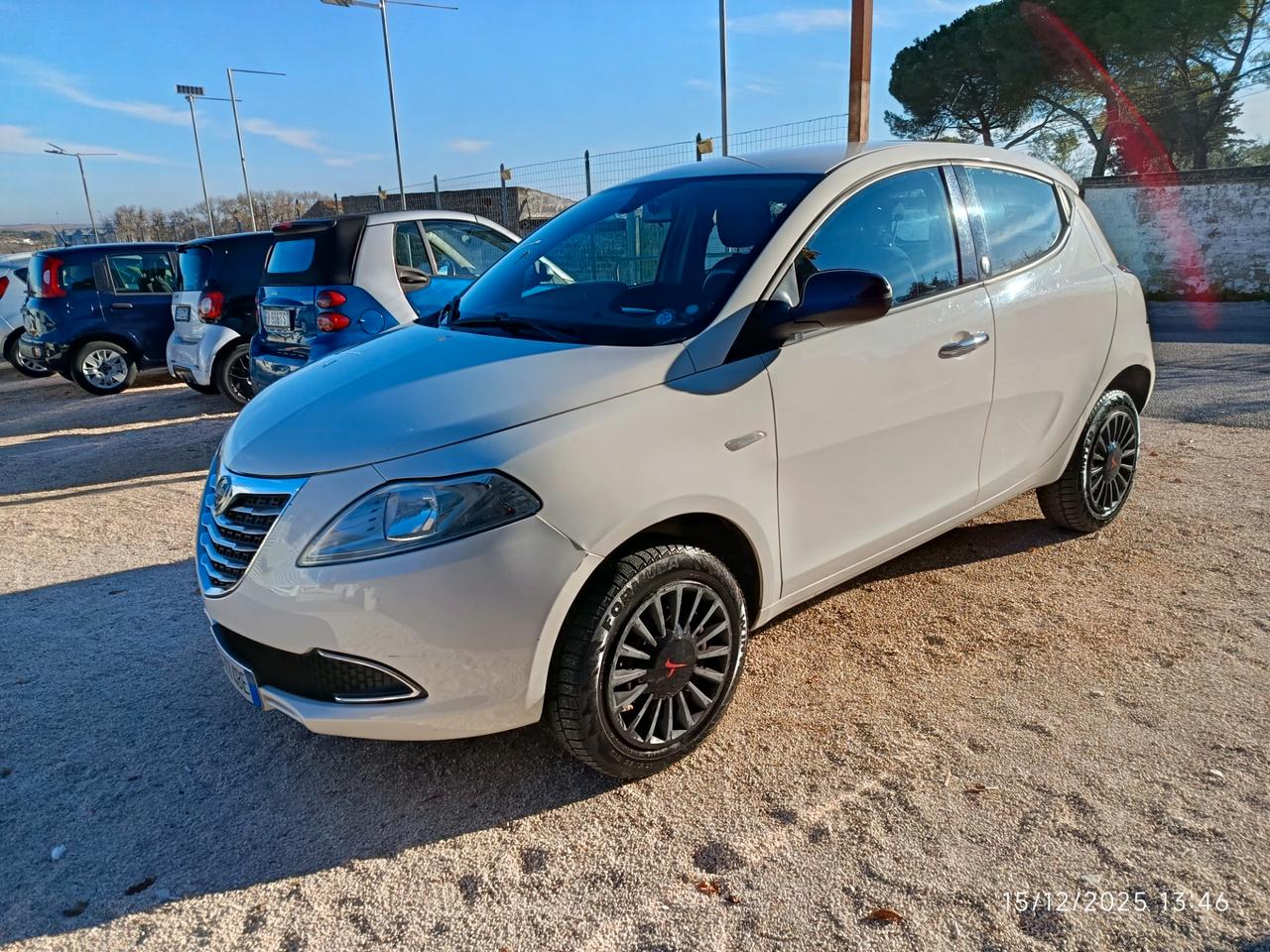 Lancia Ypsilon 0.9 TwinAir 85 CV 5 porte Metano Ecochic Gold