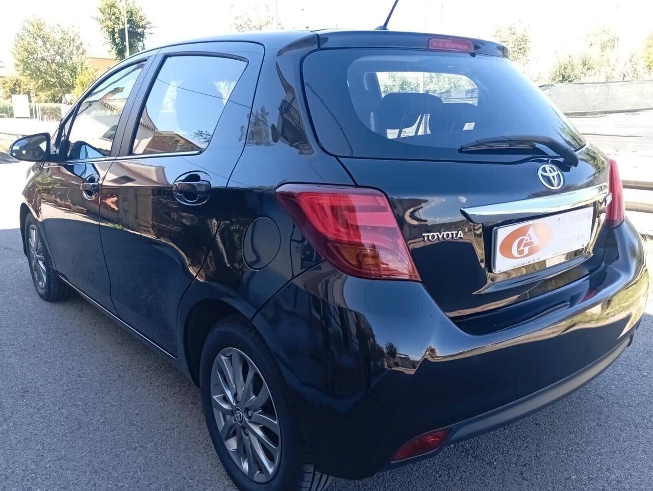 Toyota Yaris 1.4 D 90CV 6M 5 PORTE ACTIVE unipro ben tenuta