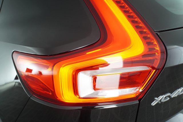 VOLVO XC40 XC40 B4 AWD Geartronic Momentum