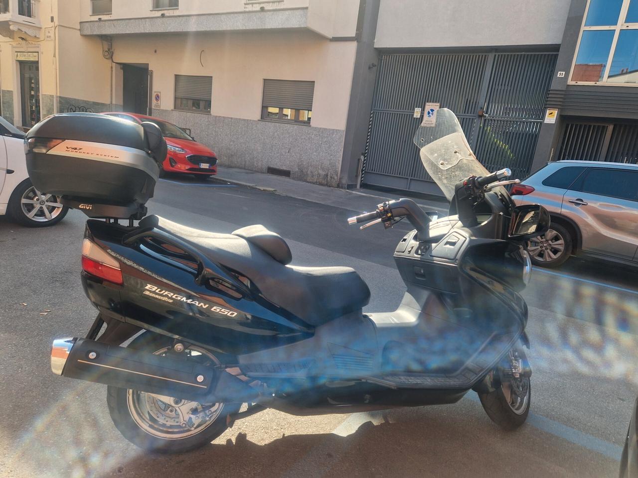 Suzuki Burgman 650 Executive solo 32000km tutti tagliandi