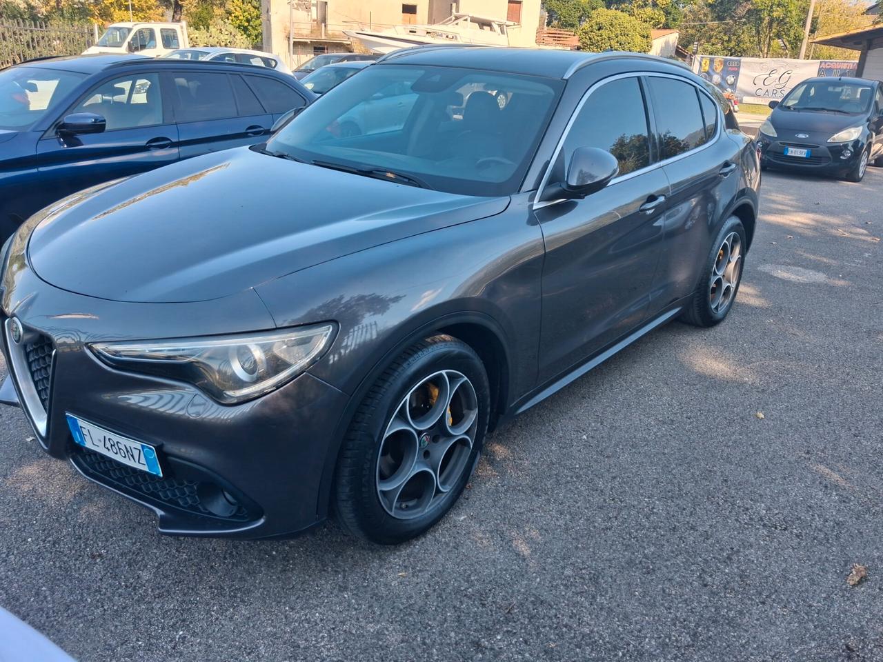 Alfa Romeo Stelvio 2.2 Turbodiesel 180 CV AT8 RWD Executive