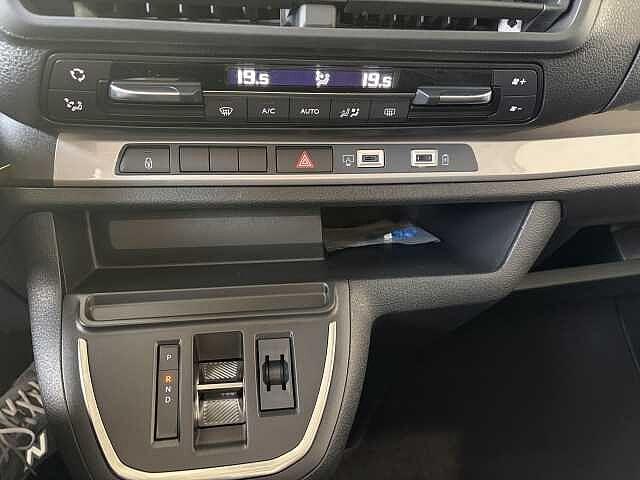 Peugeot Expert 2.0 BlueHDi 180 CV EAT8 Long