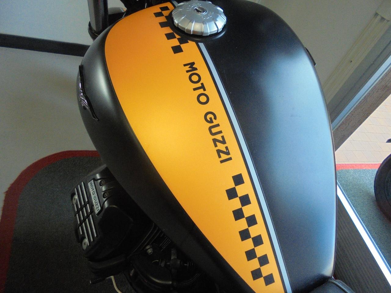 Moto Guzzi V9 ABS + TCS