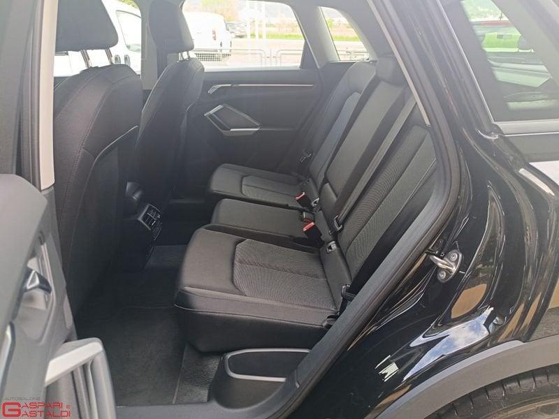 Audi Q3 35 TDI S tronic Business