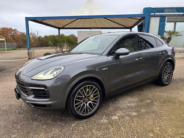 Porsche Cayenne Coupé 3.0 V6 E-Hybrid Platinum Edition 340CV