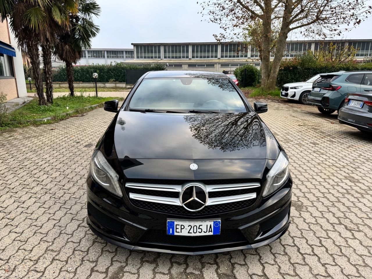 Mercedes-benz A 180 benzina Premium AMG