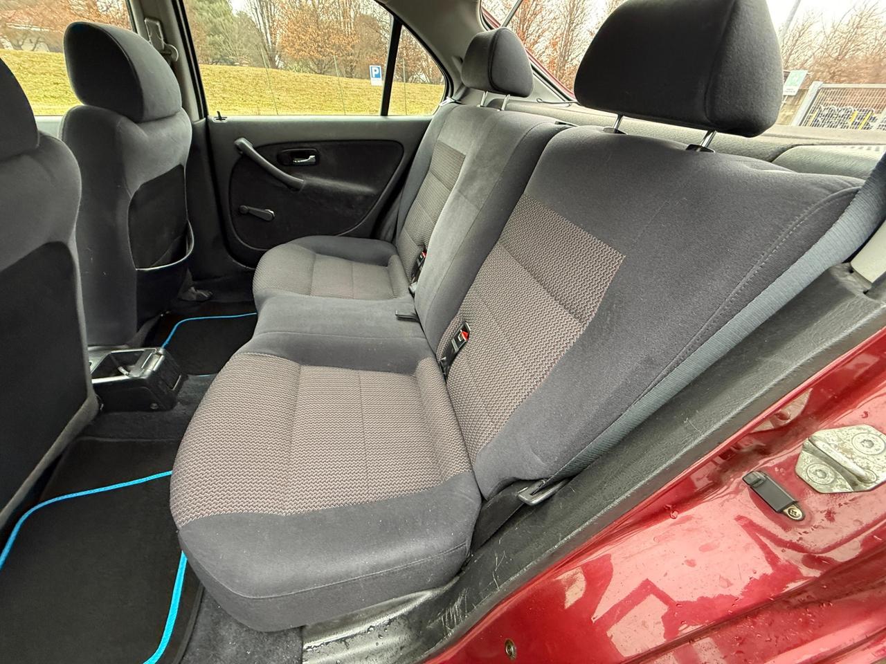 Honda Civic 1.4i 16V cat 5 porte