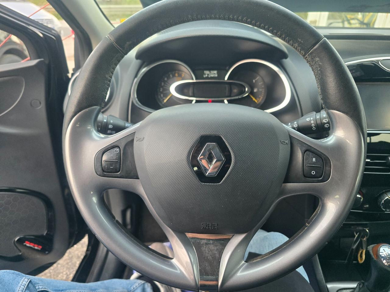 Renault Clio 1.2 75CV 5 porte Costume National