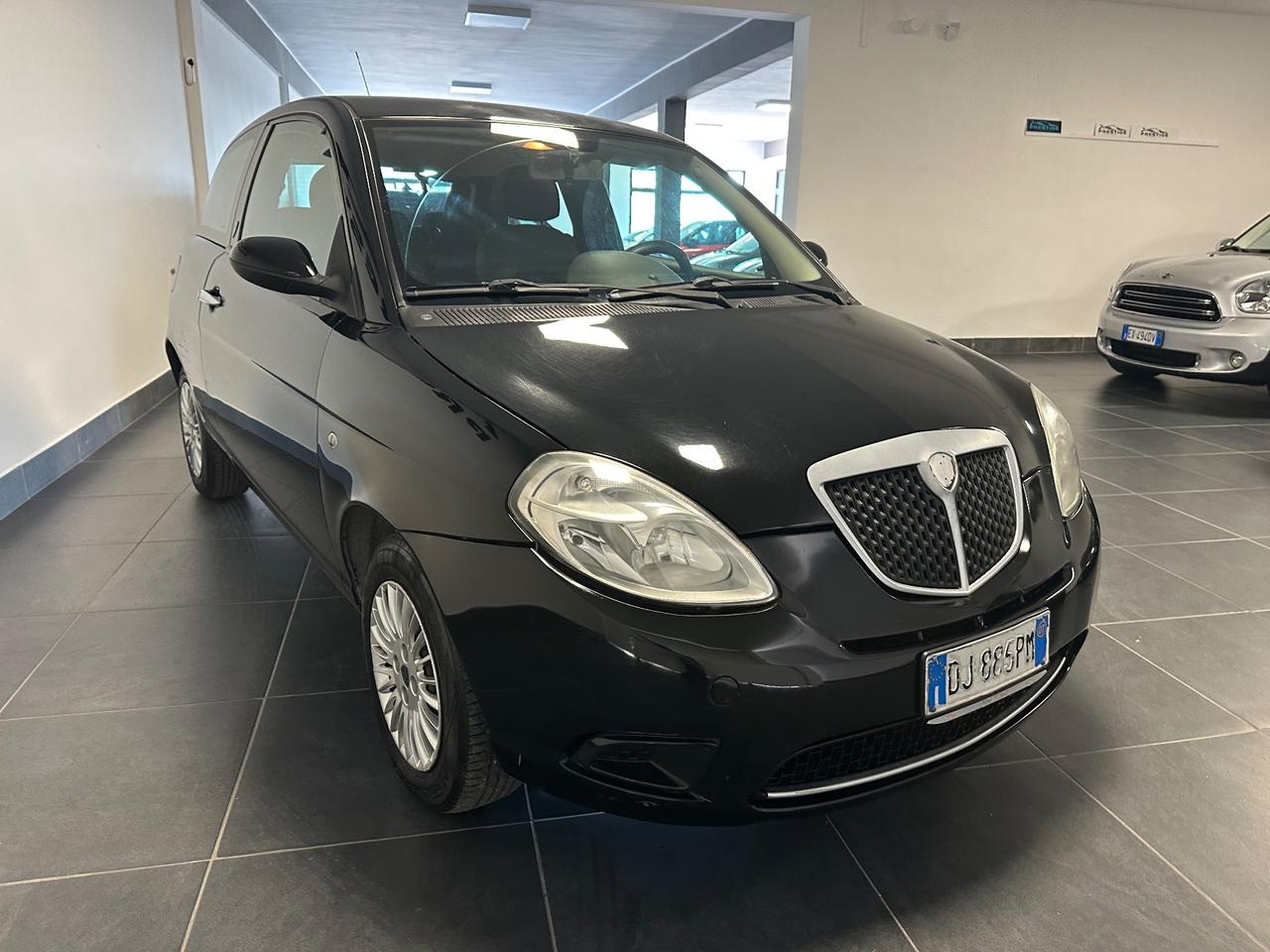 LANCIA YPSILON 1.3 MJT 75CV NEOPATENTATI