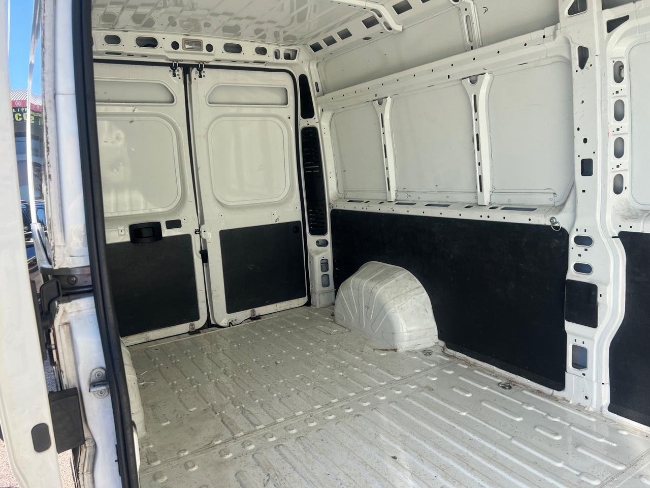 Peugeot Boxer 330 2.2 passo lungo