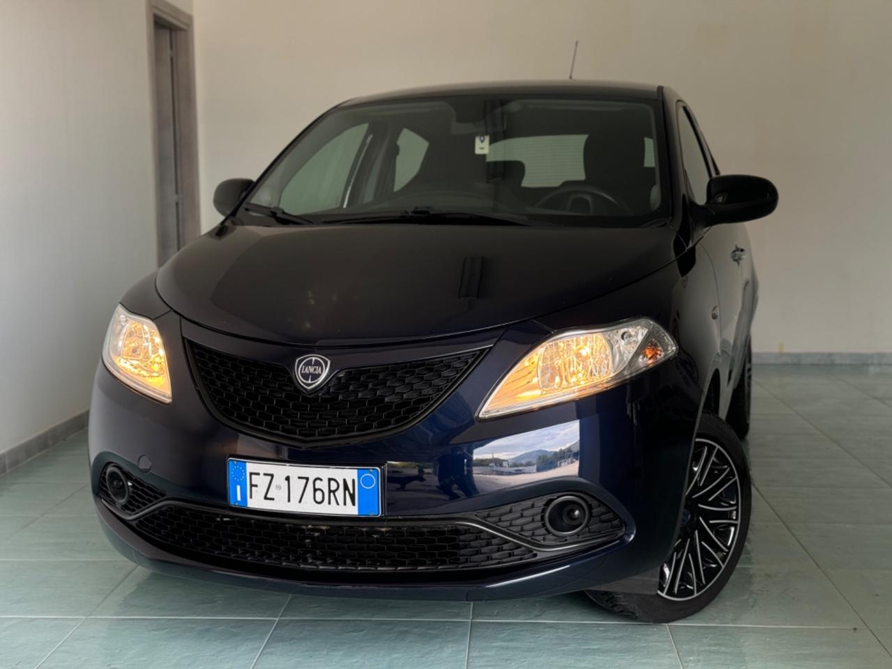 Lancia Ypsilon 1.2 69 CV 5 porte S&S Gold