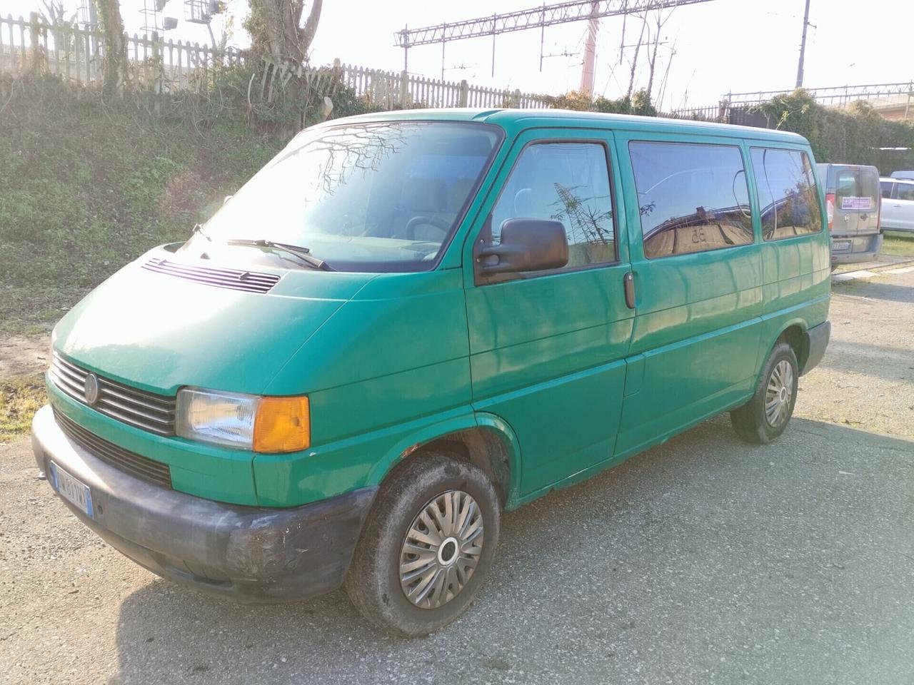 Volkswagen Transporter 2.4 D Caravelle