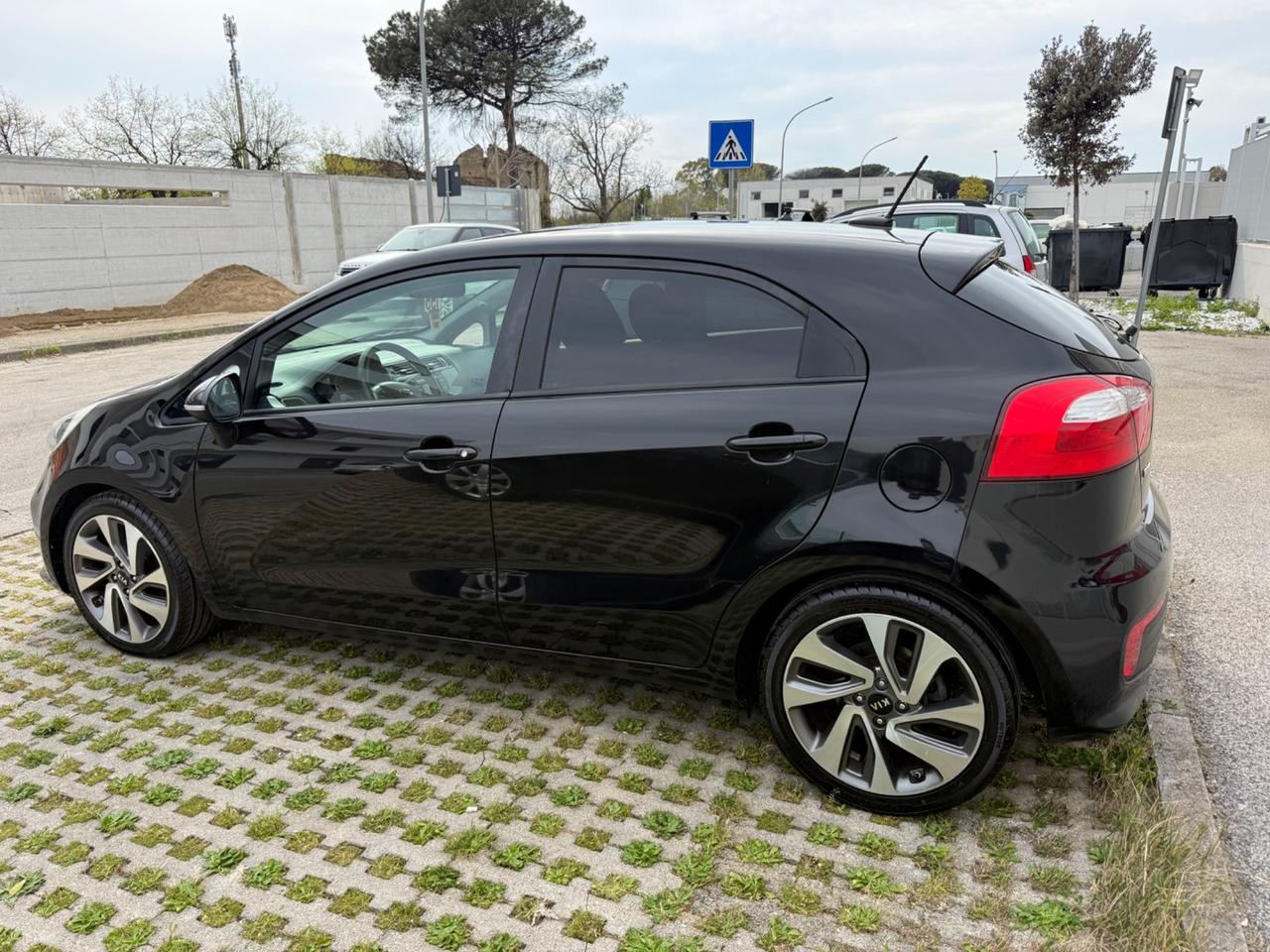 Kia Rio 1.1 CRDi 5p. FULL Optional