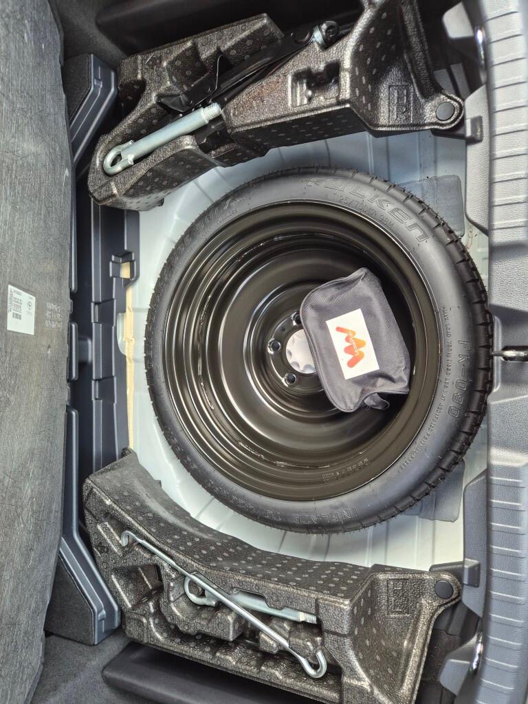 Toyota Corolla 1.8 Hybrid Business