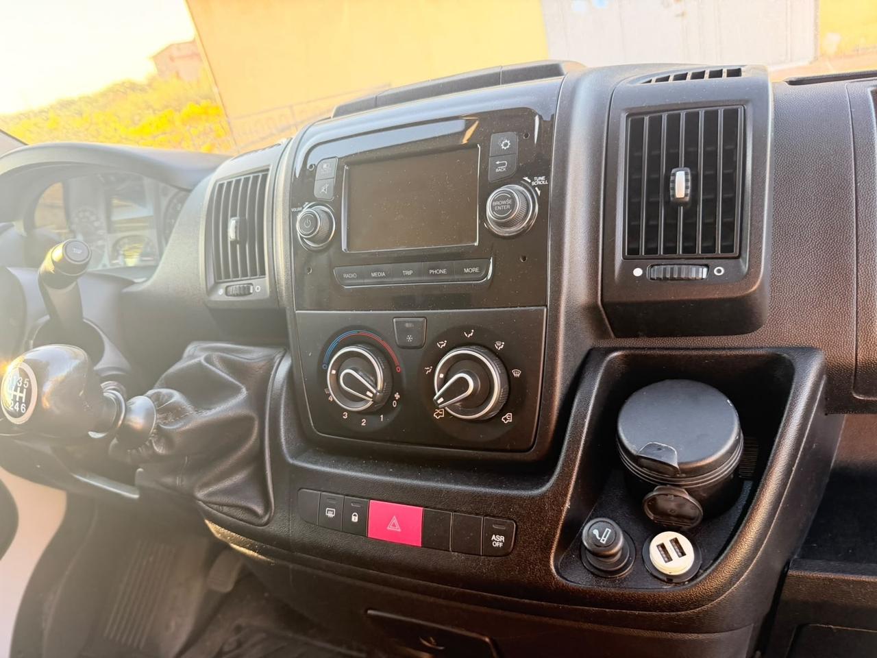 Peugeot Boxer 330 2.2 BlueHDi 120 S&S PC-TN Furgone