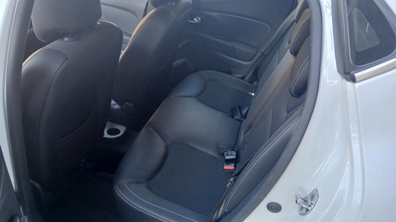 Renault Clio TCe 12V 90 CV GPL MOSCHINO INTENSE