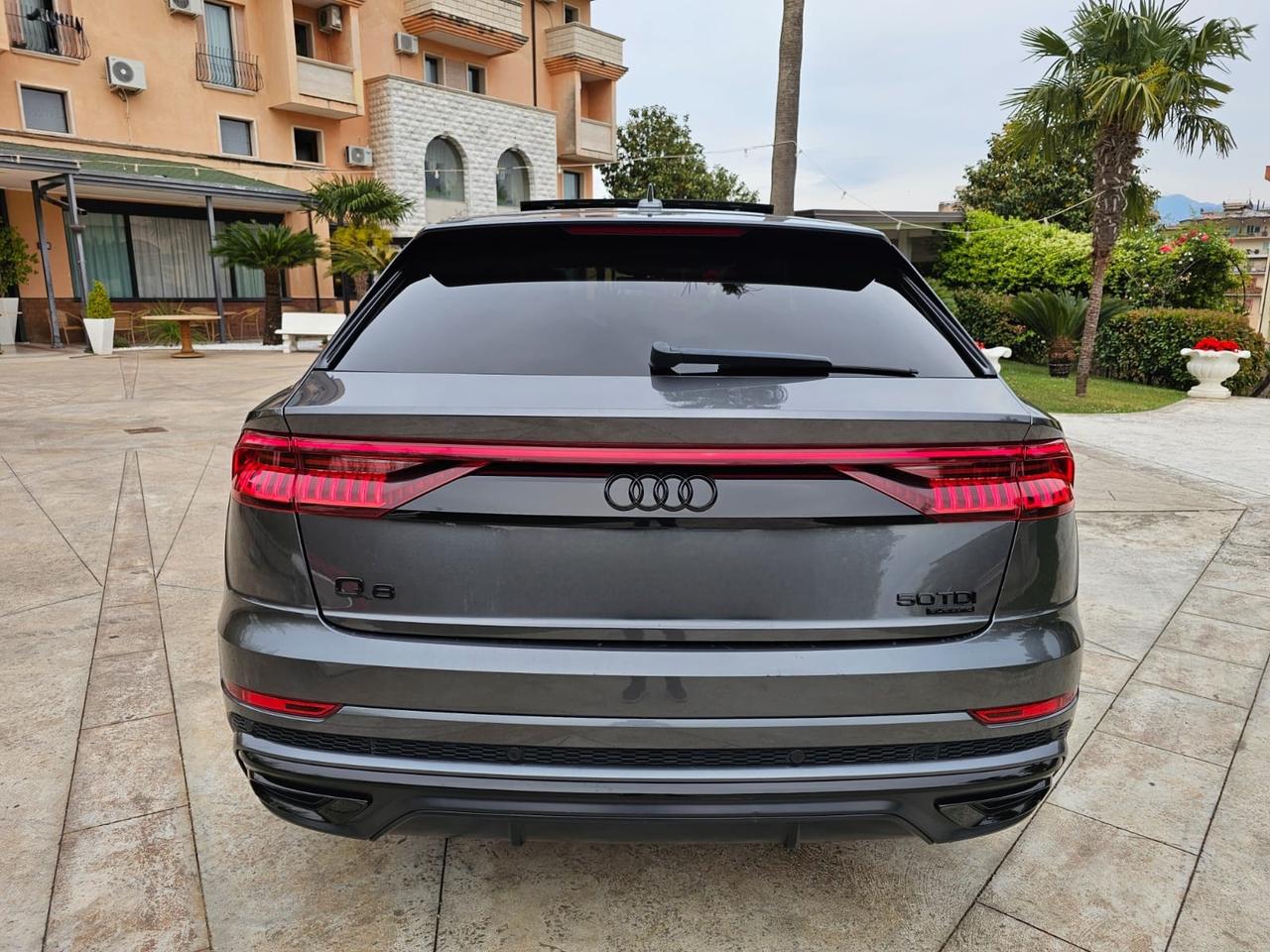 Audi Q8 50 TDI SLINE INT EST