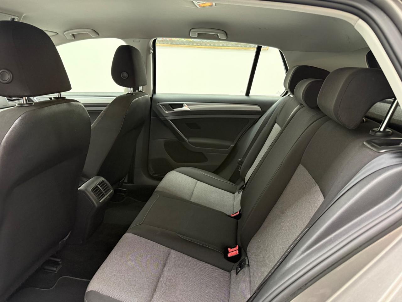 Volkswagen Golf 1.6 TDI DSG 5p. Highline BlueMotion Technology