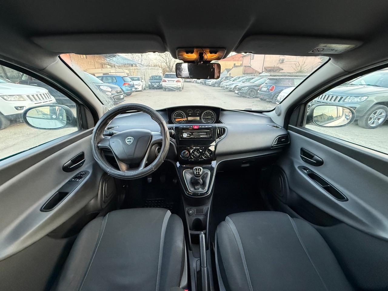 Lancia Ypsilon 0.9 TwinAir 85 CV 5 porte Metano Ecochic Platinum