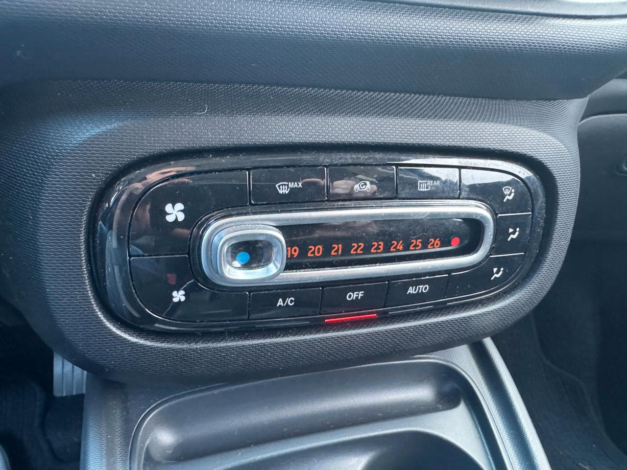 smart forFour 1.0 Youngster 71cv twinamic **NEOPATENTATI**