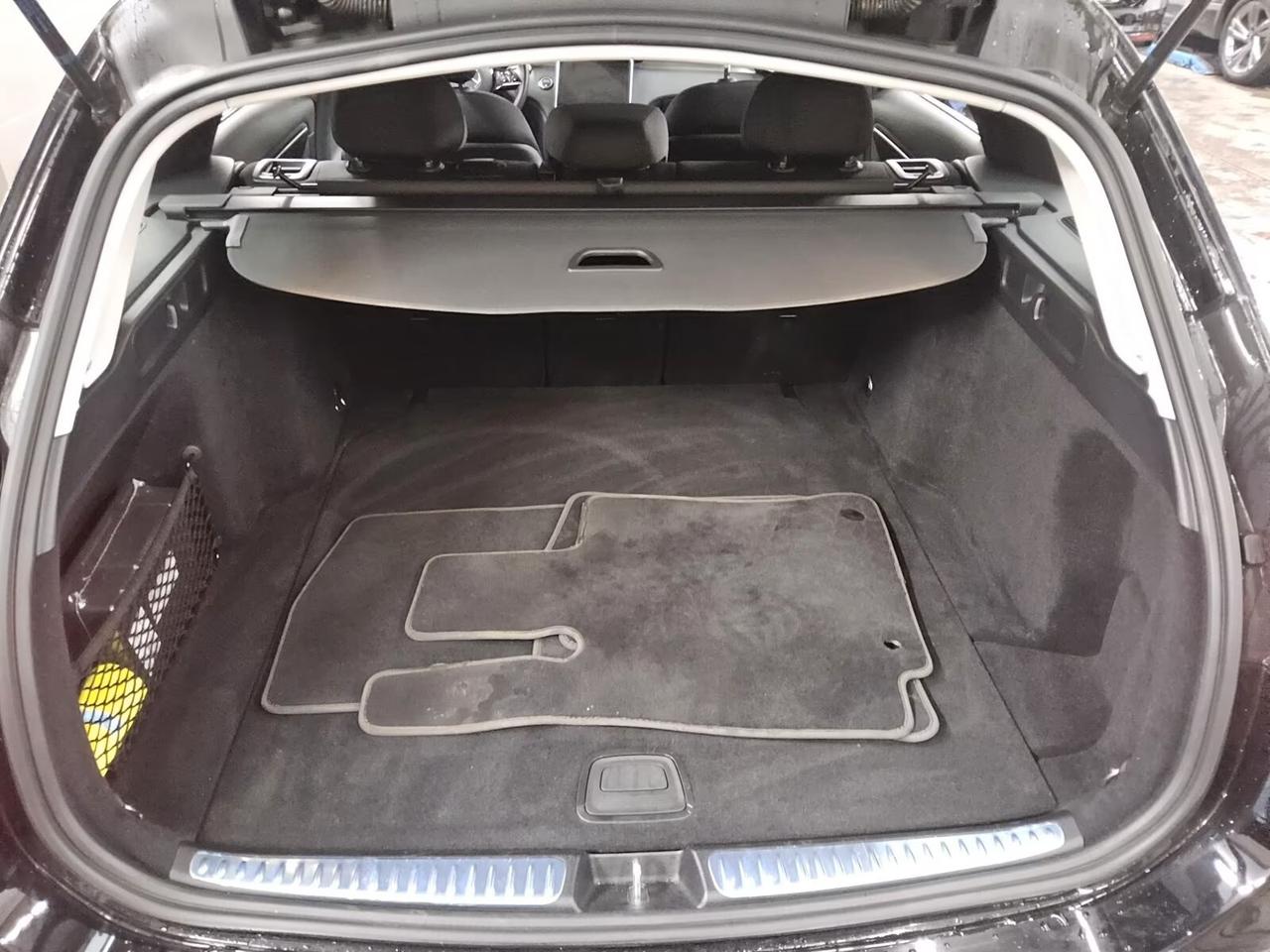 Mercedes-Benz C 220 d Avantgarde Telecamera LED Navi