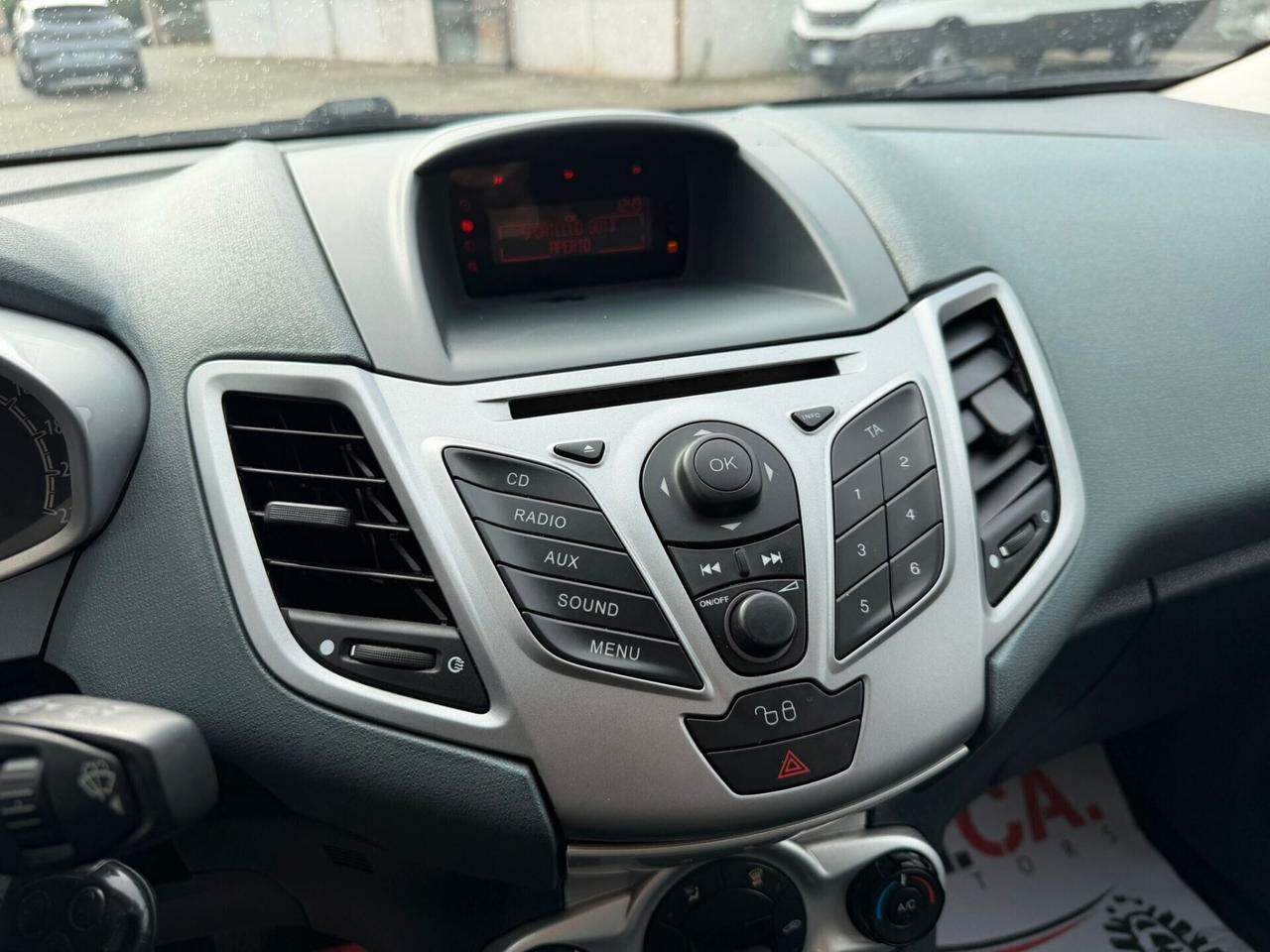 Ford Fiesta 1.4 TDCi 68CV 5 porte Titanium