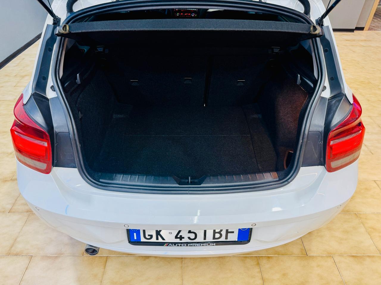 BMW 114d Sport 95CV 1.6 Diesel 5Porte LED/Navi/BT/PDC