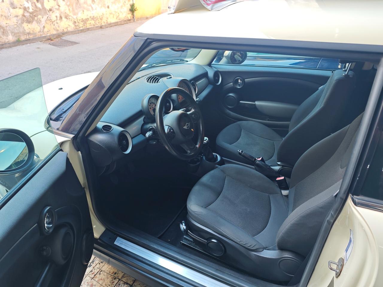 Mini 1.6 16V One (55kW)