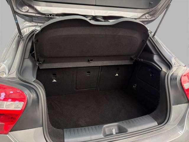Mercedes-Benz A 180 Premium