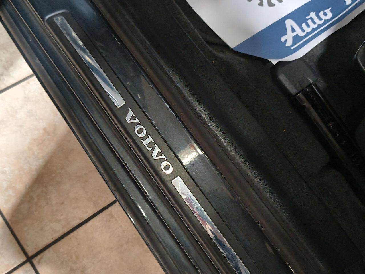 Volvo V60 D2 R-design Momentum 139.000km