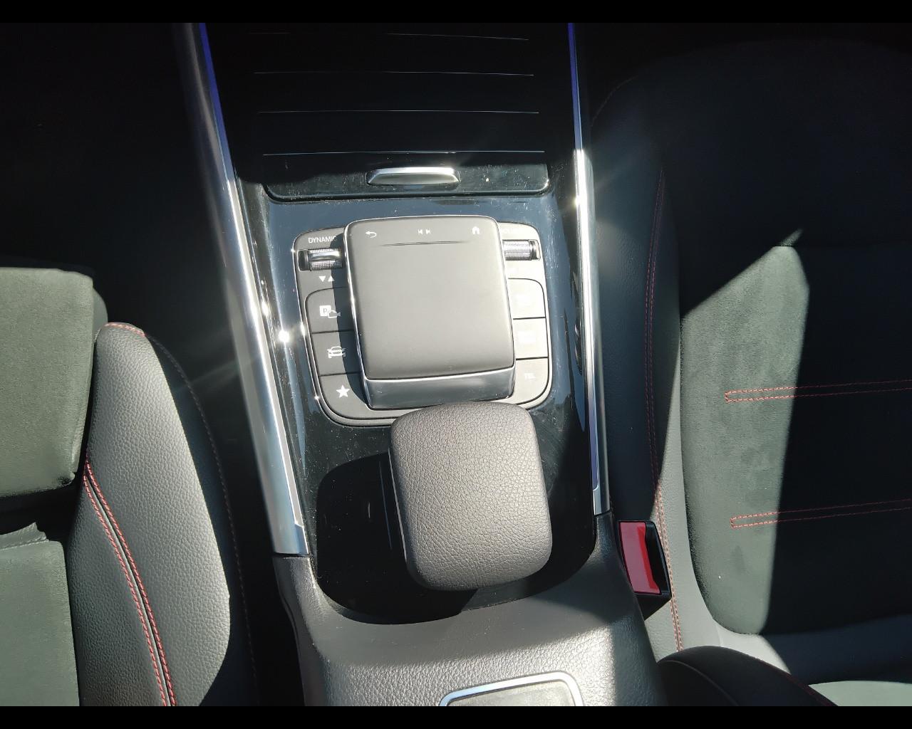 Mercedes-Benz GLA-H247 2020 - GLA 200 d Premium auto