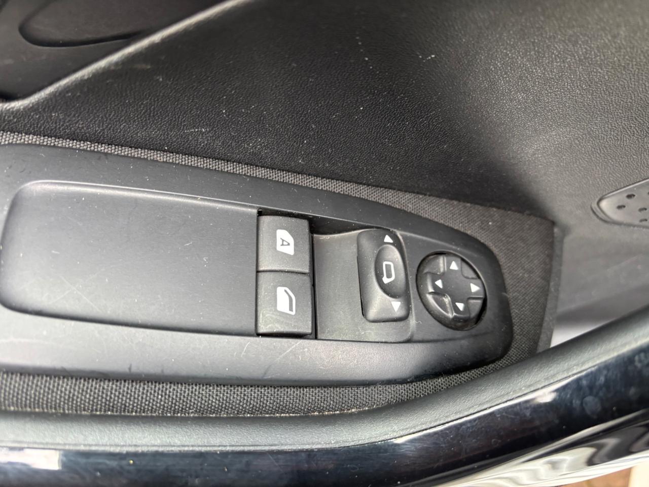 Peugeot 208 BlueHDi 75 5 porte Style OK NEOPATENTATI